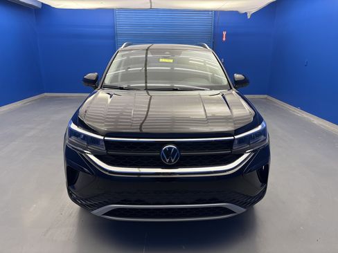 Used 2024 Volkswagen Taos SE image 3