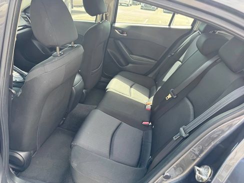 Used 2016 MAZDA MAZDA3 i Sport FWD image 10
