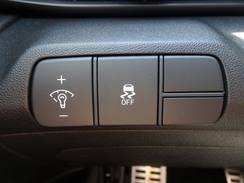New 2026 Hyundai Elantra Sport FWD image 21