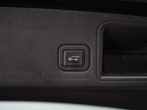 Used 2023 GMC Terrain SLT w/ Infotainment Package II AWD/4WD image 17