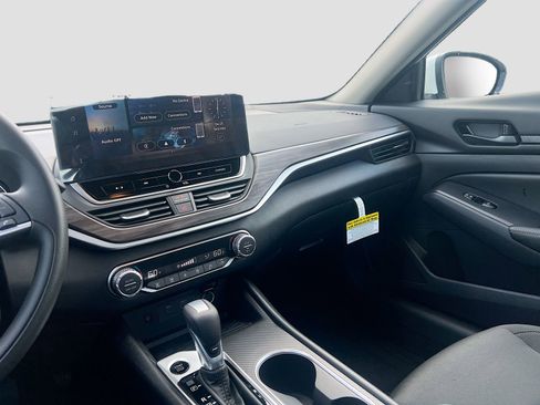 New 2026 Nissan Altima 2.5 SV FWD image 23