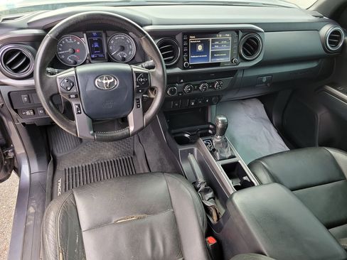 Used 2020 Toyota Tacoma TRD Sport image 13