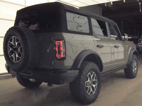 Used 2025 Ford Bronco Badlands image 5