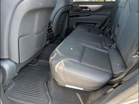 Used 2023 Lexus LX 600 F Sport w/ Accessory Package (Z1) image 12