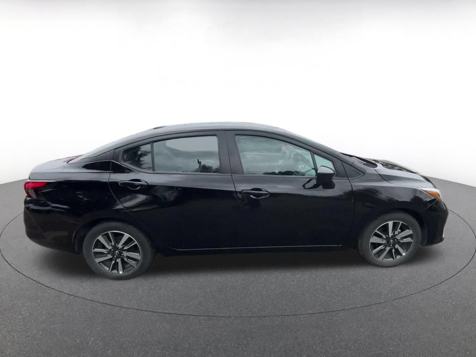 Used 2025 Nissan Versa SV FWD image 15