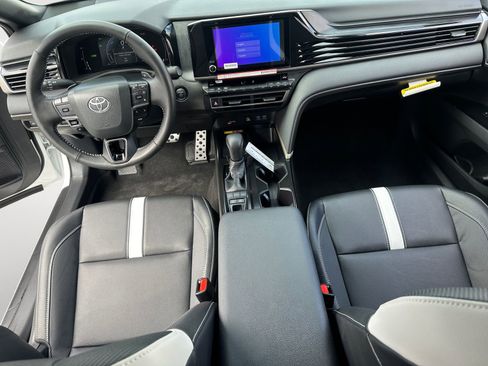 New 2026 Toyota Camry Hybrid image 10