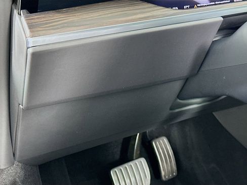 Used 2023 Tesla Model S image 10