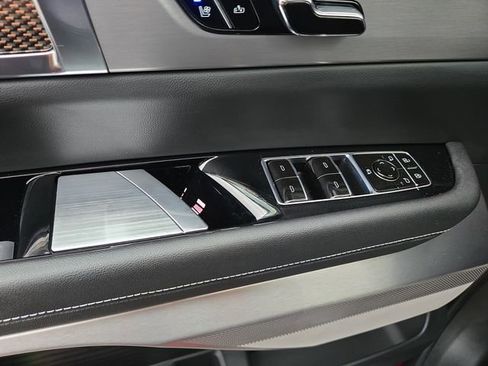 New 2026 Cadillac Vistiq Sport image 21