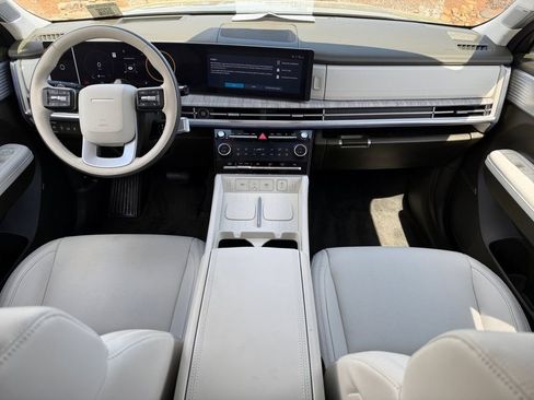 Certified 2025 Hyundai Santa Fe Calligraphy image 13