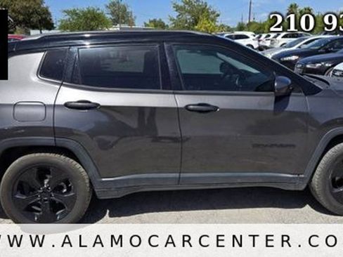 Used 2019 Jeep Compass Latitude FWD image 6