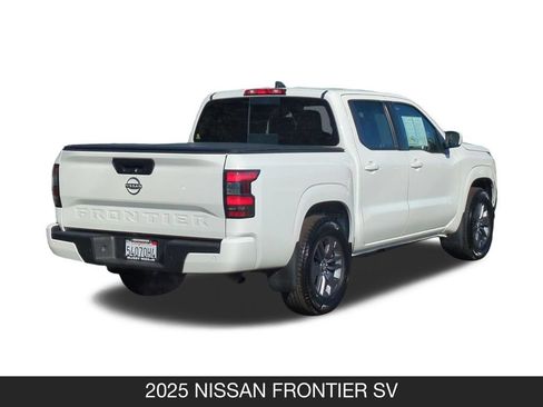 Certified 2025 Nissan Frontier SV RWD image 9