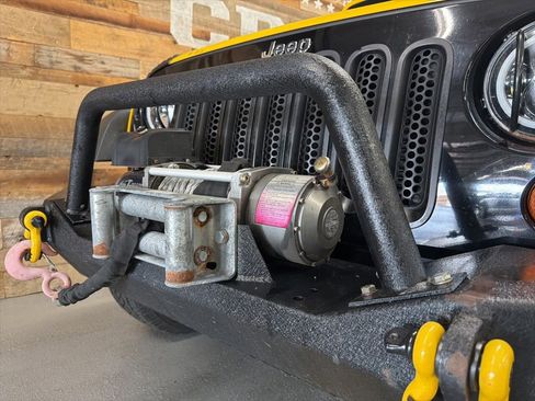 Used 2009 Jeep Wrangler X AWD/4WD image 11