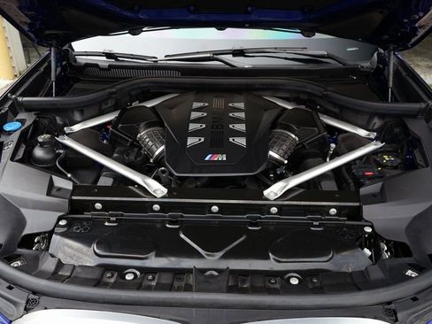 Used 2024 BMW X7 M60i image 27