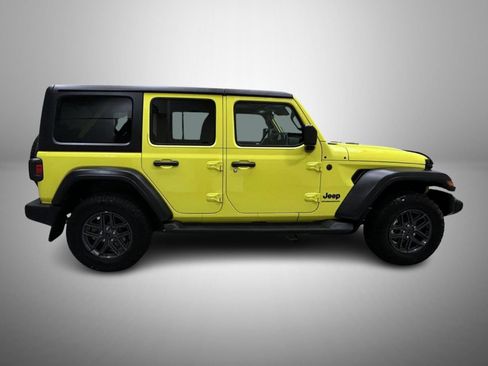 Used 2024 Jeep Wrangler Unlimited Sport AWD/4WD image 4
