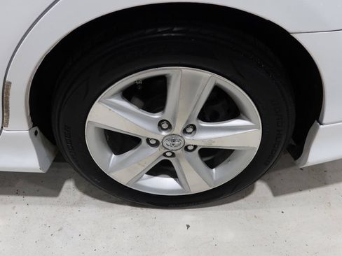 Used 2011 Toyota Camry SE w/ SE Extra-Value Pkg #1 FWD image 31