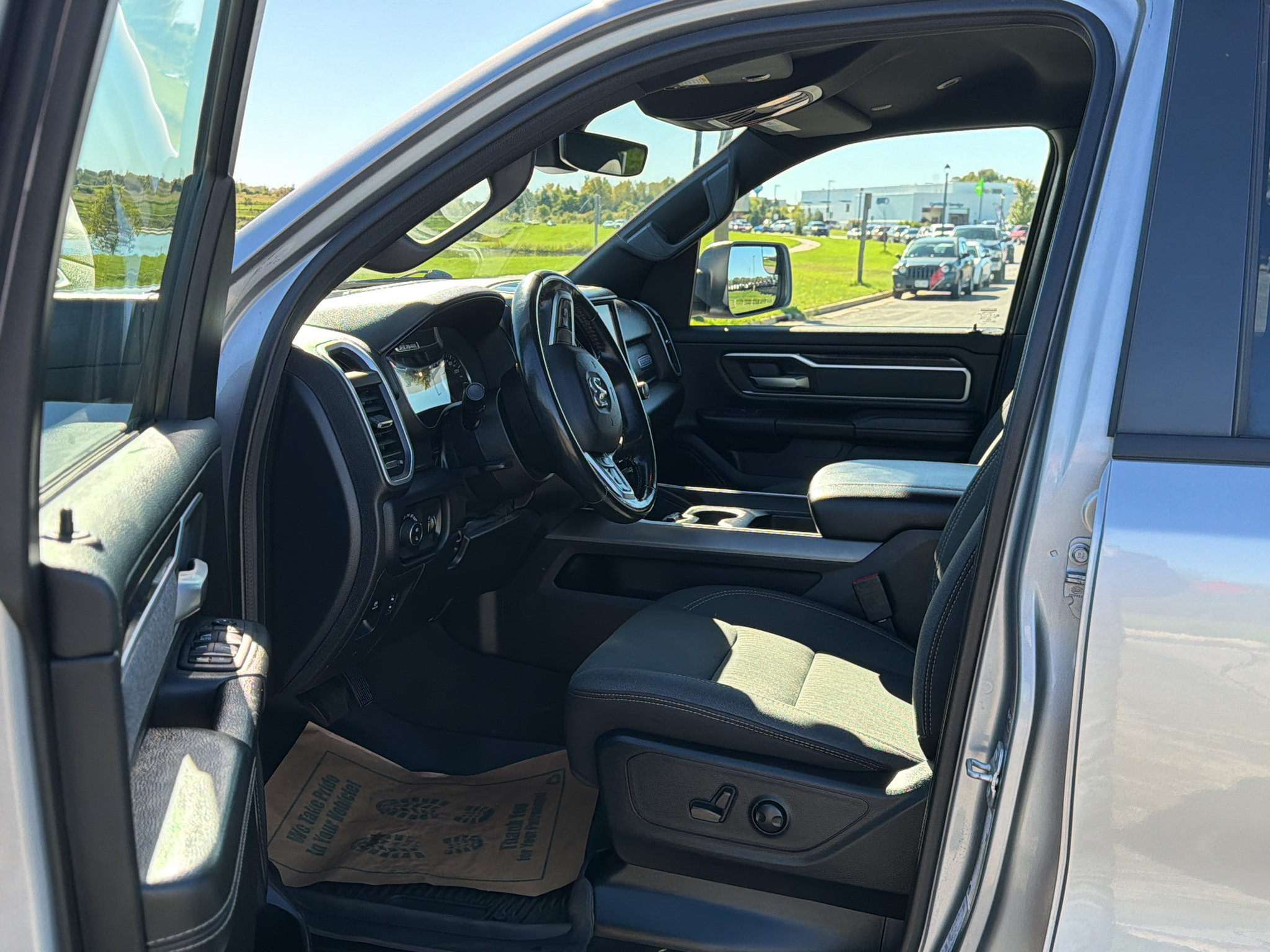 Used 2022 RAM 1500 Big Horn AWD/4WD image 13