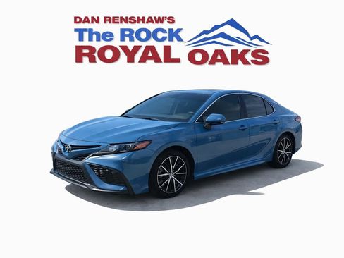 Used 2024 Toyota Camry SE w/ Convenience Package image 1