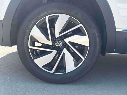 New 2026 Volkswagen Atlas SEL image 7