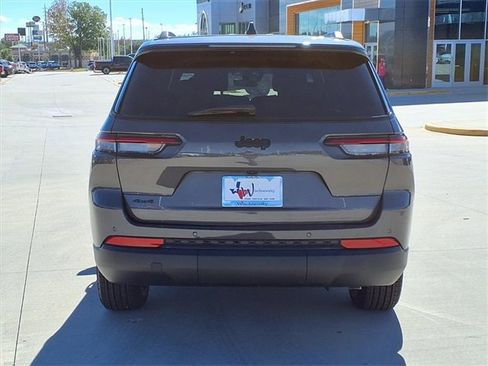 New 2025 Jeep Grand Cherokee L Altitude image 5