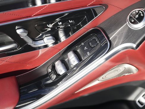 Used 2022 Mercedes-Benz S 580 4MATIC Sedan w/ AMG Line Package image 26