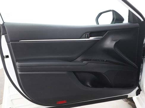 Used 2024 Toyota Camry SE image 18