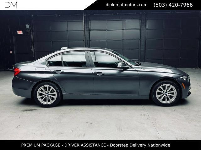 Used 2017 BMW 320i Sedan RWD image 8