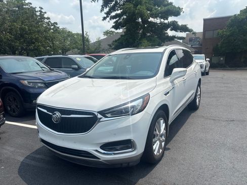 Used 2020 Buick Enclave Premium w/ Sun and Sites Package FWD image 2
