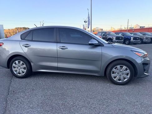 Used 2021 Kia Rio S image 2