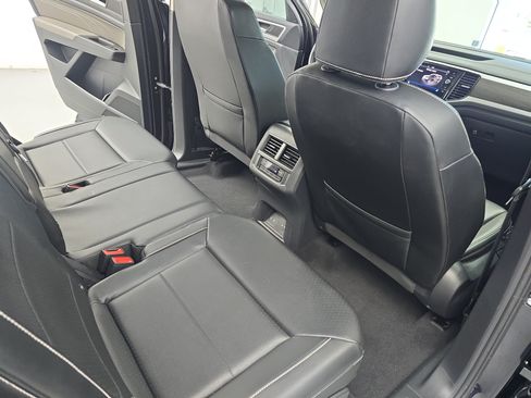 Used 2022 Volkswagen Atlas SE w/ Panoramic Sunroof Package AWD/4WD image 11