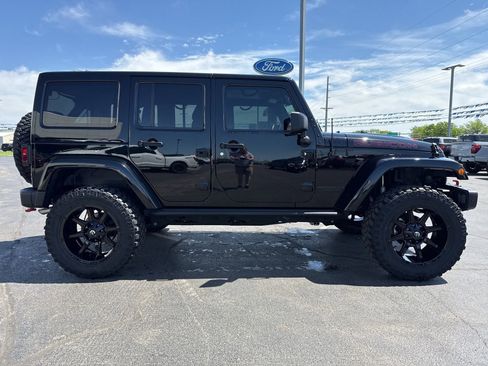 Used 2016 Jeep Wrangler Unlimited Rubicon image 4