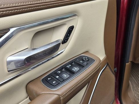 Used 2019 RAM 1500 Laramie image 13