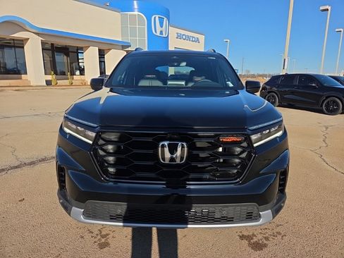 New 2025 Honda Pilot TrailSport image 2