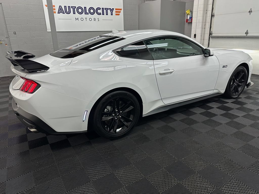 Used 2025 Ford Mustang GT RWD image 11