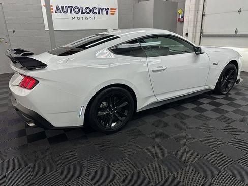 Used 2025 Ford Mustang GT RWD image 11