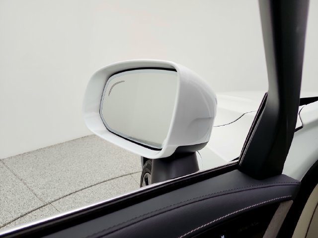 Certified 2025 Volvo XC90 T8 Ultra w/ Protection Package AWD/4WD image 24