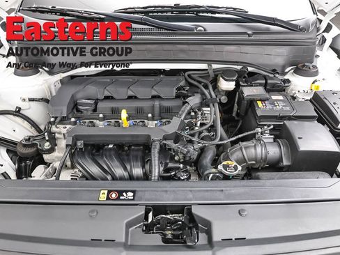 Used 2025 Hyundai Venue SEL FWD image 7