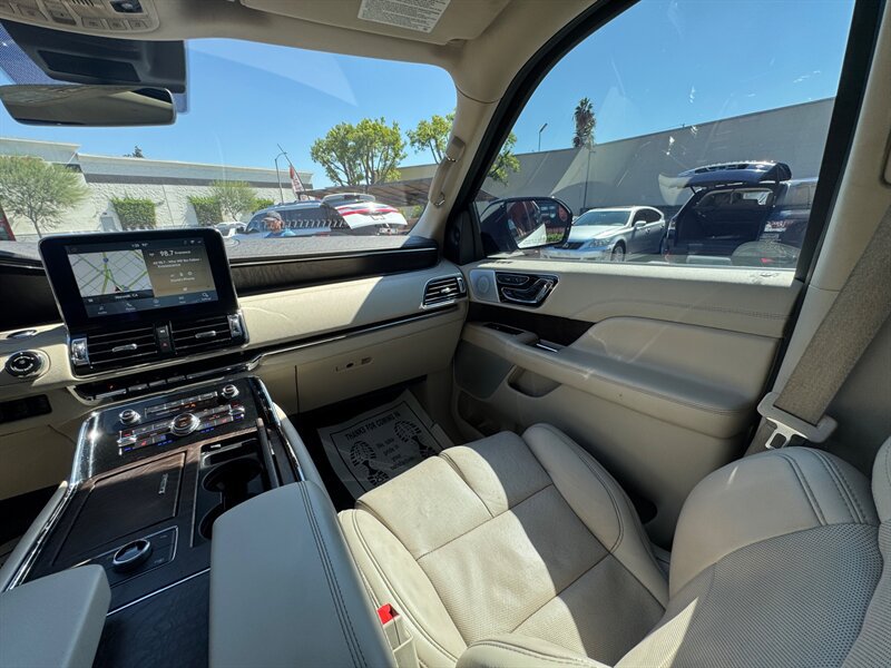 Used 2020 Lincoln Navigator L Reserve w/ Luxury Package AWD/4WD image 35