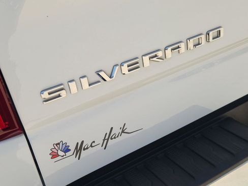 Used 2023 Chevrolet Silverado 1500 LTZ w/ Z71 Off-Road Package AWD/4WD image 32