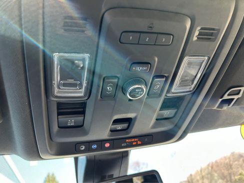 Used 2022 Chevrolet Tahoe Z71 w/ Off-Road Capability Package AWD/4WD image 28