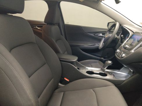 Used 2020 Chevrolet Malibu LT FWD image 21