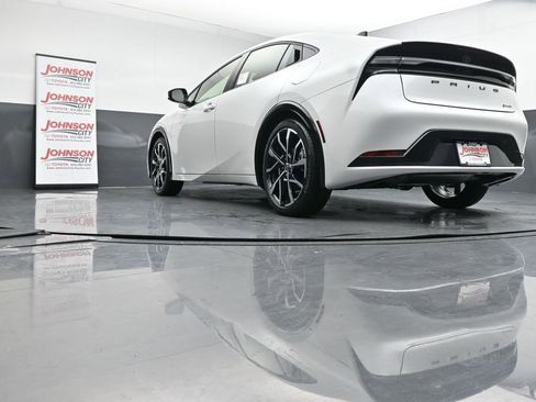 New 2026 Toyota Prius Plug-In Hybrid image 32