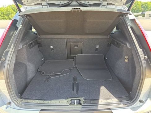 Certified 2026 Volvo XC40 B5 Plus AWD/4WD image 36