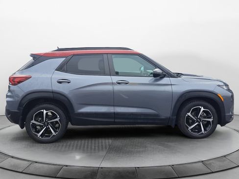 Used 2022 Chevrolet TrailBlazer RS w/ Technology Package FWD image 8