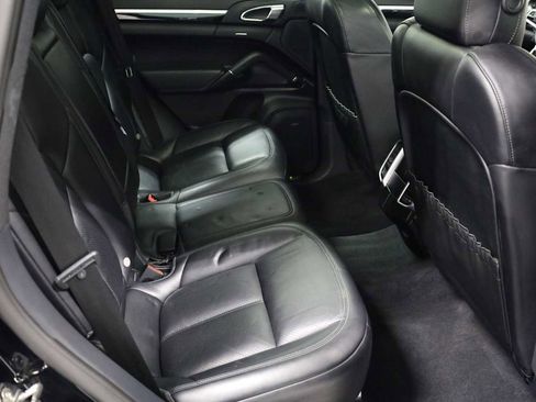 Used 2017 Porsche Cayenne S Platinum image 37