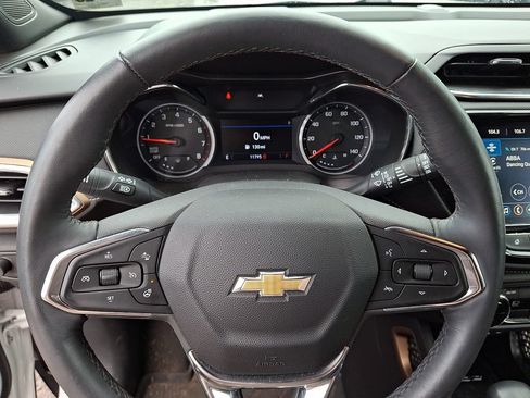 Used 2023 Chevrolet TrailBlazer ACTIV w/ Technology Package FWD image 17