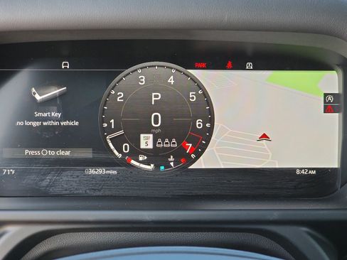 Used 2025 Land Rover Defender 110 V8 AWD/4WD image 18