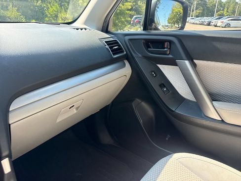 Used 2017 Subaru Forester 2.5i AWD/4WD image 17