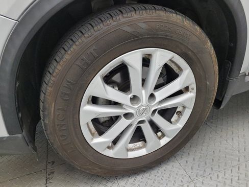 Used 2015 Nissan Rogue SV FWD image 31