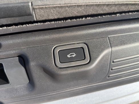 Used 2019 Land Rover Range Rover Long Wheelbase Autobiography image 30