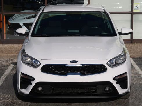 Used 2019 Kia Forte S image 3